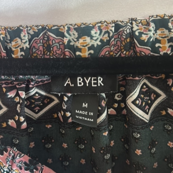 A. BYER OFF THE SHOULDER CHIFFON PATTERN BLOUSE (SIZE M) - Picture 7 of 9